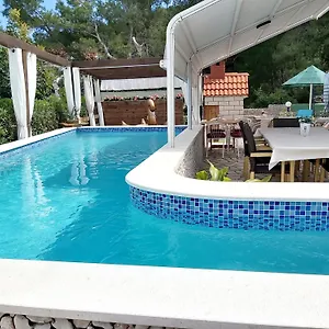 Apartman Kale, Slatine
